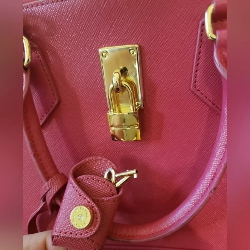 Samantha Thavasa Pink Handbag purse with handles & strap gold lock & keys EUC - Picture 3 of 16